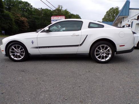 Used 2010 Ford Mustang Coupe RWD image 12