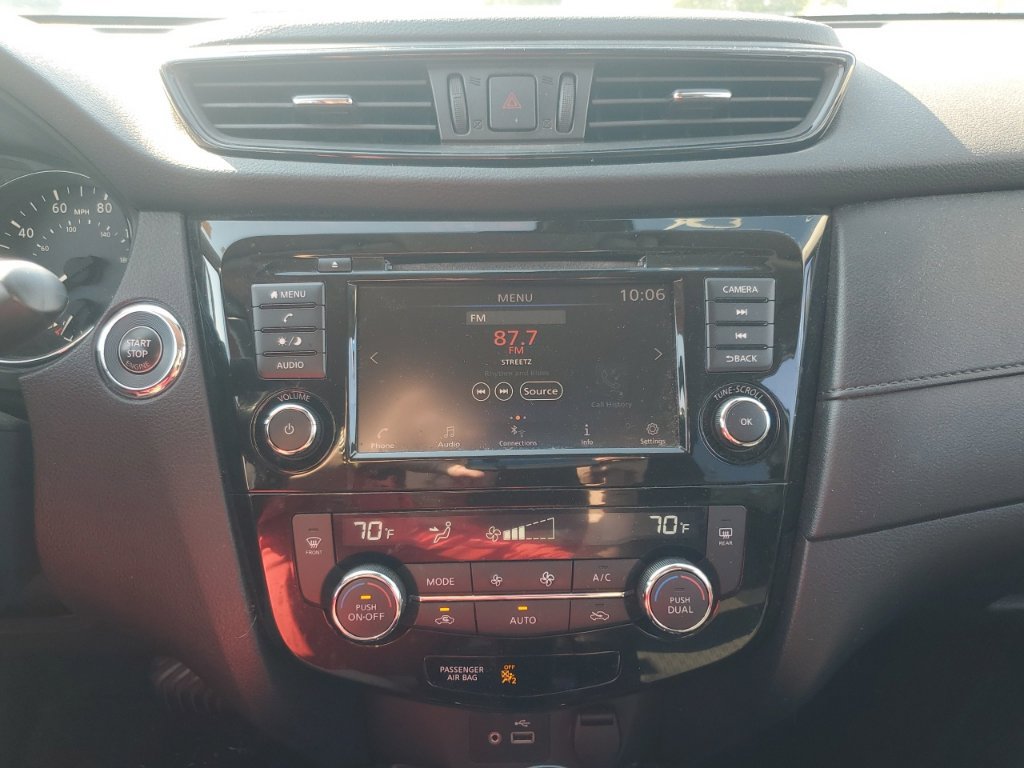Used 2020 Nissan Rogue SV FWD image 22