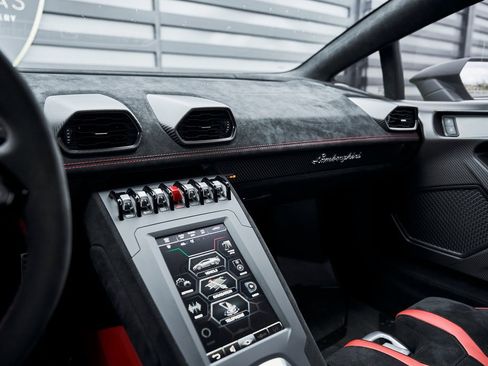 Used 2022 Lamborghini Huracan STO image 63