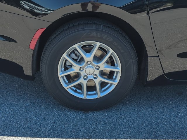 New 2027 Chrysler Pacifica Select w/ Family Tech Group FWD image 37