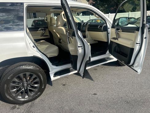 Used 2020 Lexus GX 460 Premium w/ Premium Package AWD/4WD image 31