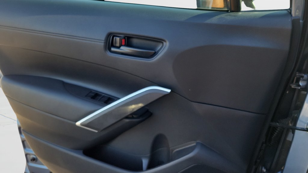 Used 2024 Toyota Corolla Cross LE w/ Moonroof Package FWD image 17