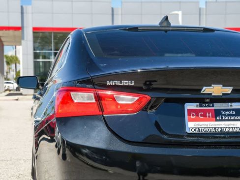 Used 2018 Chevrolet Malibu LS FWD image 6