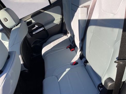 New 2026 Mercedes-Benz GLB 250 4MATIC image 8