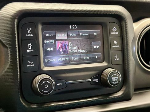 Used 2018 Jeep Wrangler Unlimited Sport S AWD/4WD image 9