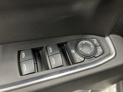 Used 2025 Chevrolet Silverado 1500 LT image 29