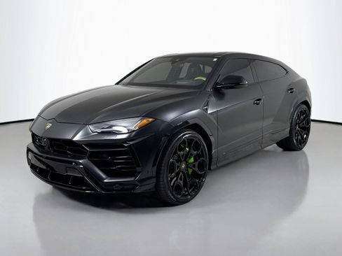 Used 2022 Lamborghini Urus AWD/4WD image 10