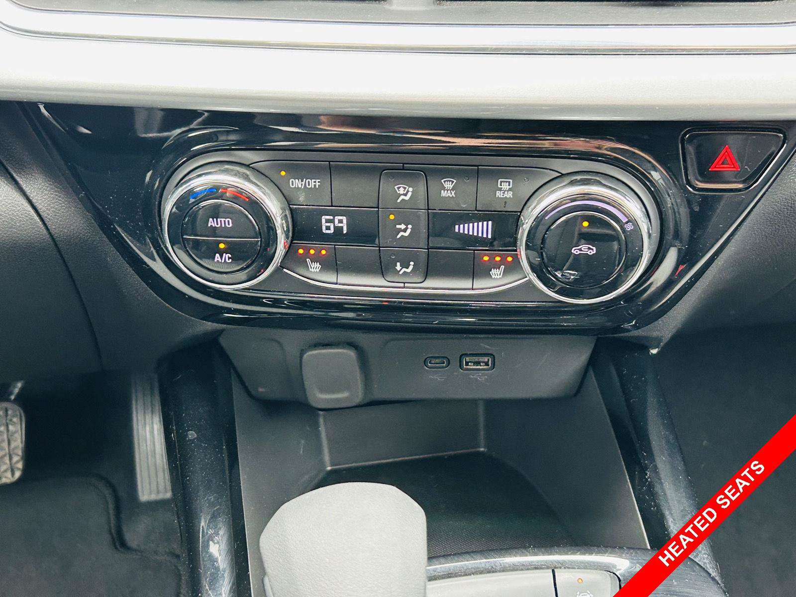 Used 2025 Chevrolet Trax LT w/ LT Convenience Package FWD image 5