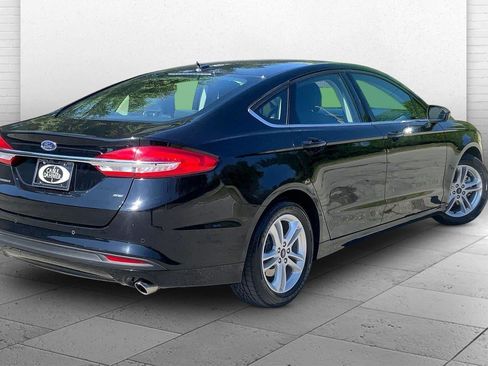 Used 2018 Ford Fusion SE w/ Fusion SE Technology Package FWD image 14