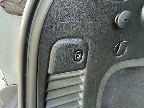 Used 2021 Jeep Grand Cherokee Overland AWD/4WD image 30
