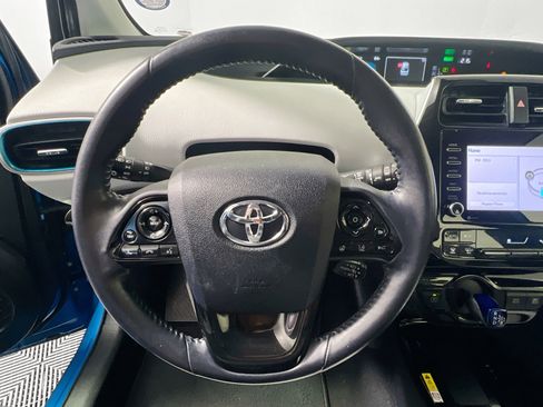 Used 2022 Toyota Prius XLE image 17