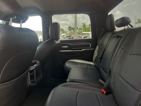 Used 2022 RAM 2500 Big Horn w/ Night Edition AWD/4WD image 17
