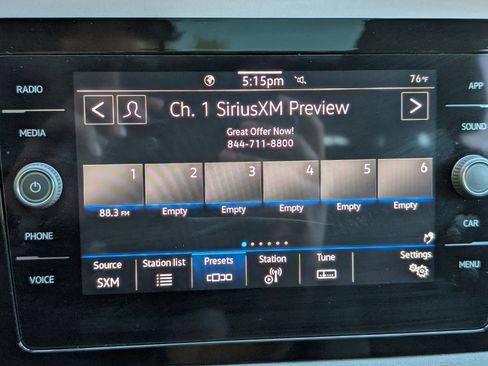 Used 2025 Volkswagen Taos SE image 28