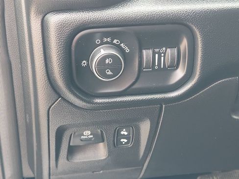 Used 2021 RAM 1500 Laramie w/ Sport Appearance Package AWD/4WD image 18
