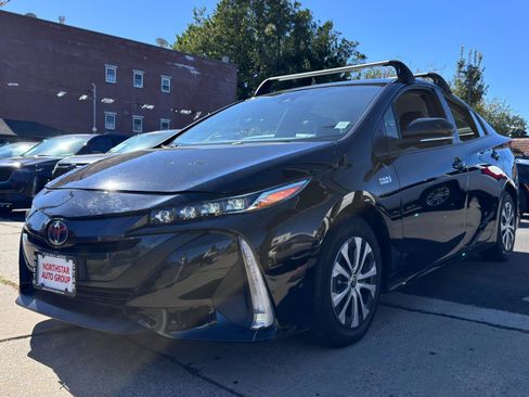 Used 2021 Toyota Prius Prime LE image 1