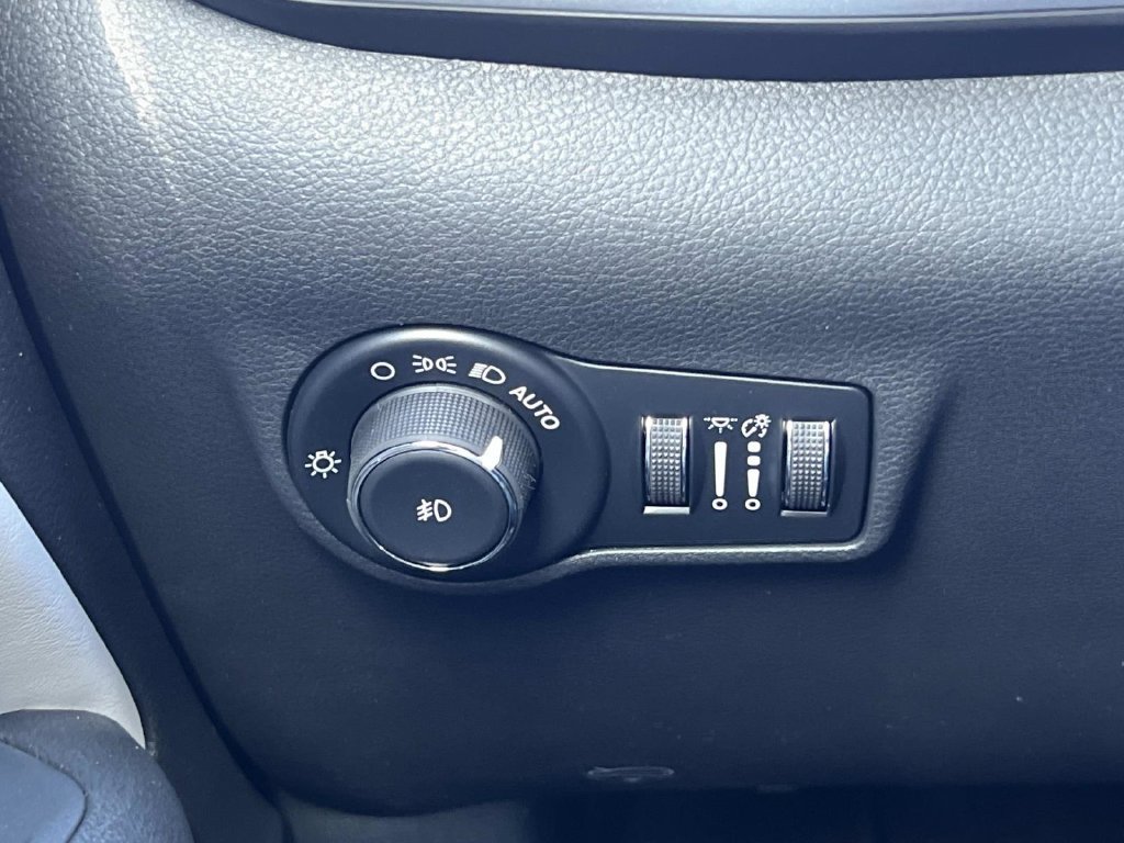 Used 2026 Jeep Compass Limited AWD/4WD image 26