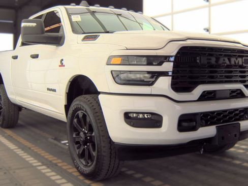Used 2026 RAM 2500 Big Horn AWD/4WD image 5