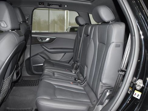 Used 2022 Audi Q7 Premium Plus w/ Premium Plus Package image 32