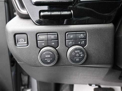 Used 2025 Chevrolet Silverado 3500 High Country w/ Technology Package image 9