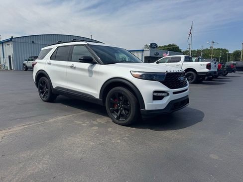 Used 2023 Ford Explorer ST w/ Equipment Group 401A AWD/4WD image 3
