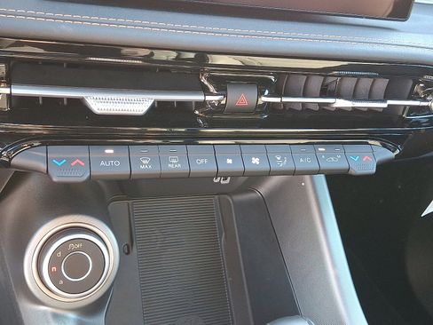 New 2025 Alfa Romeo Tonale w/ Premium Package image 11