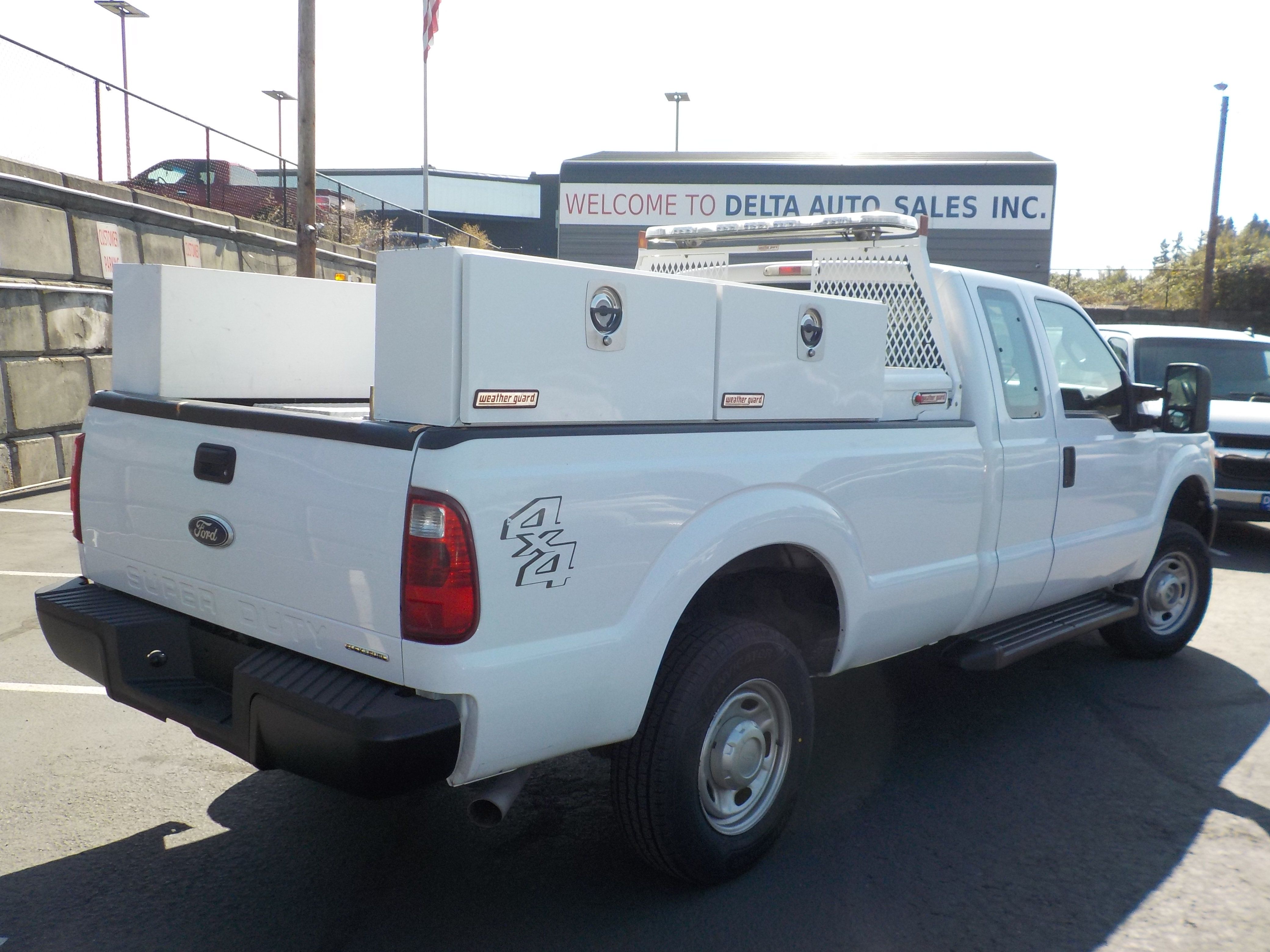 Used 2012 Ford F250 XL w/ Camper Pkg AWD/4WD image 9