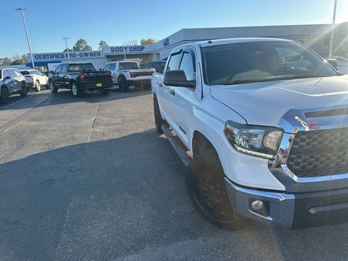 Used 2019 Toyota Tundra SR5 w/ SR5 Upgrade Package image 4
