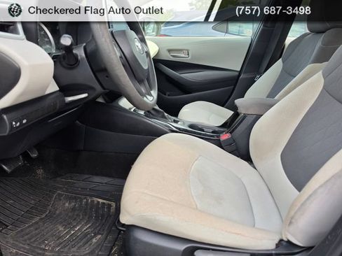 Used 2020 Toyota Corolla LE FWD image 8