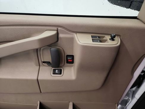 New 2026 Chevrolet Express 3500 RWD image 26