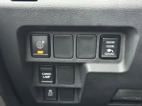 Used 2023 Nissan Frontier SV w/ SV Convenience Package image 14