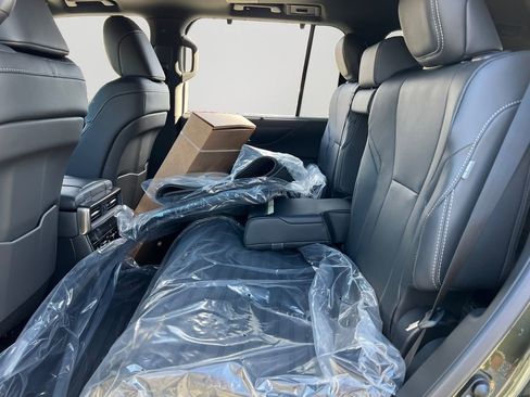 New 2026 Lexus LX 600 4WD w/ Luxury Package image 10
