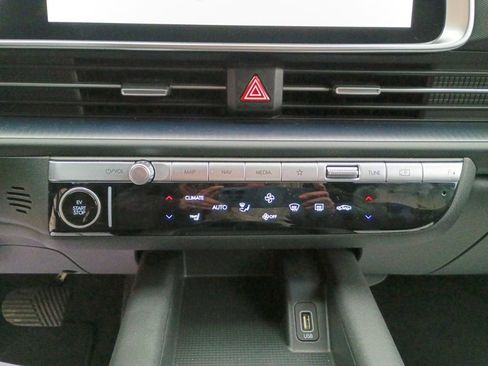 Used 2023 Hyundai Ioniq 6 SE image 25