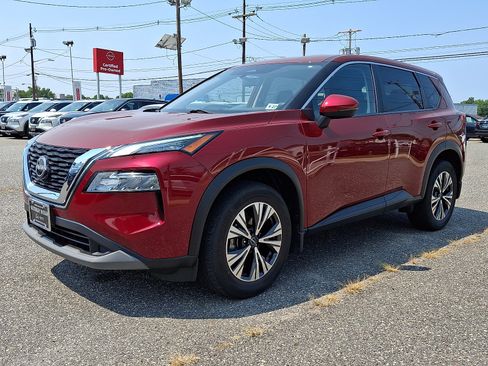 Used 2022 Nissan Rogue SV AWD/4WD image 3