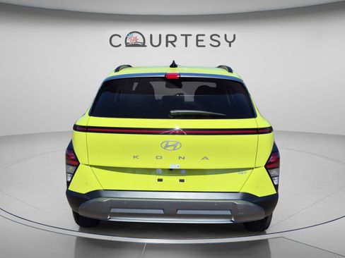New 2026 Hyundai Kona Limited FWD image 4