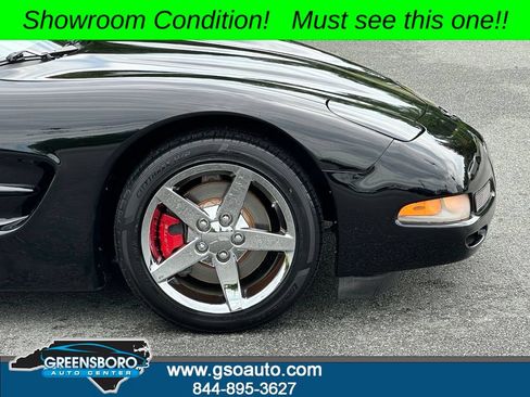 Used 2001 Chevrolet Corvette Convertible w/ Preferred Equipment Group1 RWD image 37