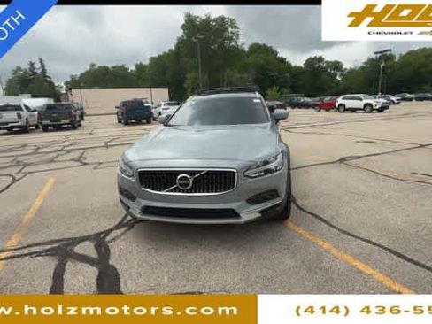 Used 2025 Volvo V90 B6 Cross Country Plus w/ Protection Package Premier AWD/4WD image 3