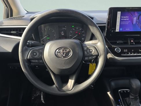 Used 2023 Toyota Corolla LE FWD image 11