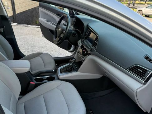Used 2017 Hyundai Elantra SE w/ SE A/T Tech Package 03 FWD image 14
