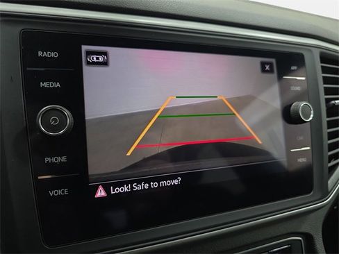 Used 2021 Volkswagen Atlas Cross Sport SE image 21