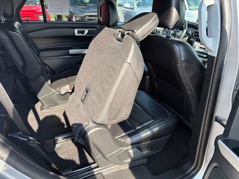 Used 2024 Ford Explorer XLT w/ Equipment Group 202A AWD/4WD image 41
