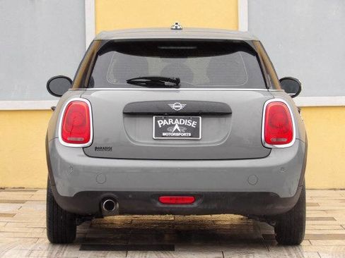 Used 2019 MINI Cooper 4-Door Hardtop image 8