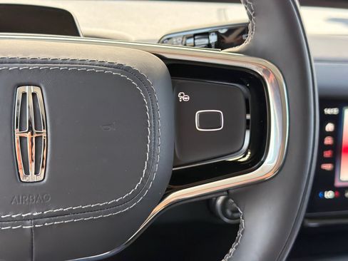 New 2027 Lincoln Navigator Premiere AWD/4WD image 22