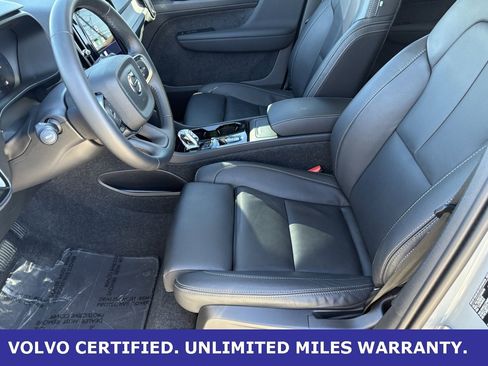 Certified 2025 Volvo XC40 B5 Plus image 25
