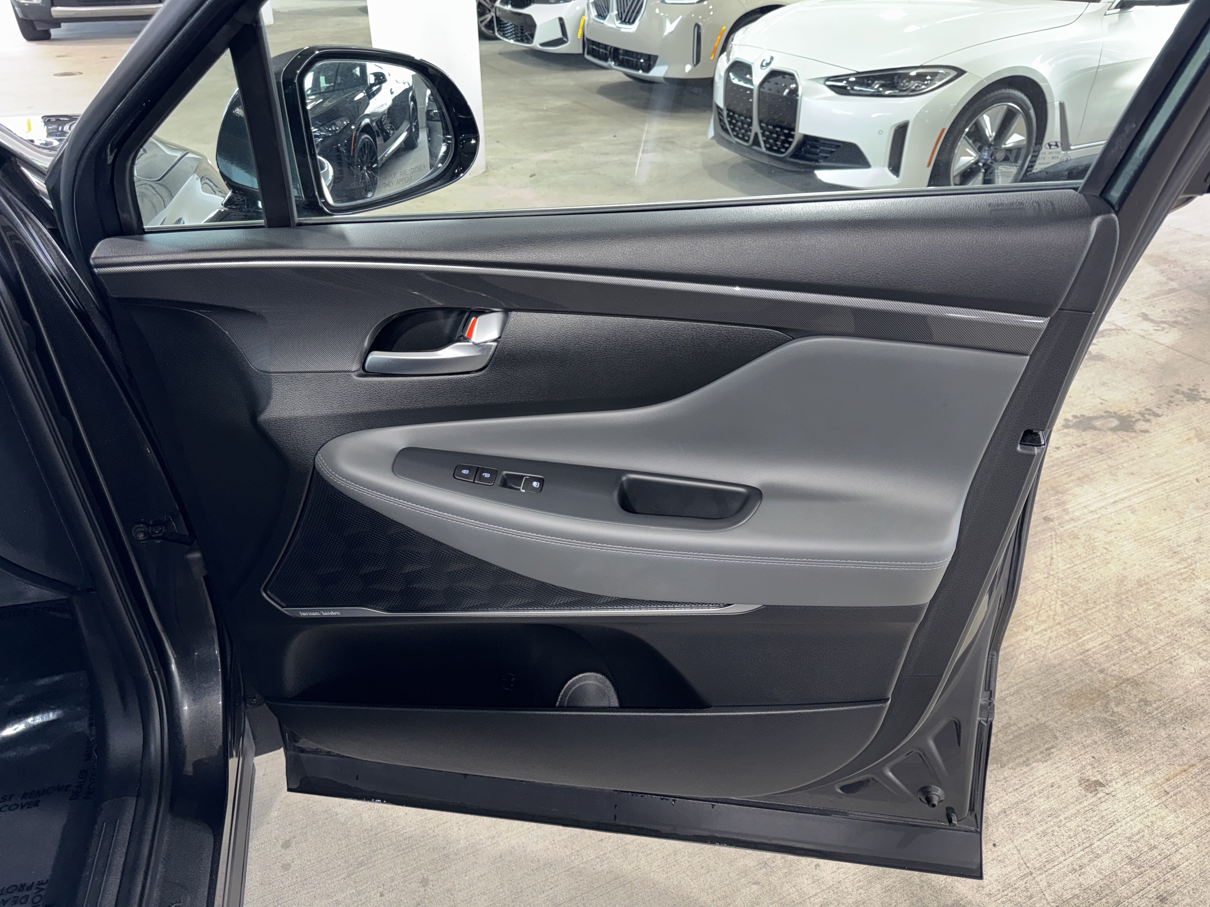 Used 2022 Hyundai Santa Fe Limited FWD image 14