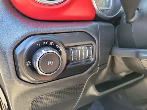 Used 2021 Jeep Wrangler Unlimited Rubicon image 25