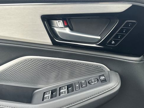 Used 2025 Acura MDX SH-AWD image 8