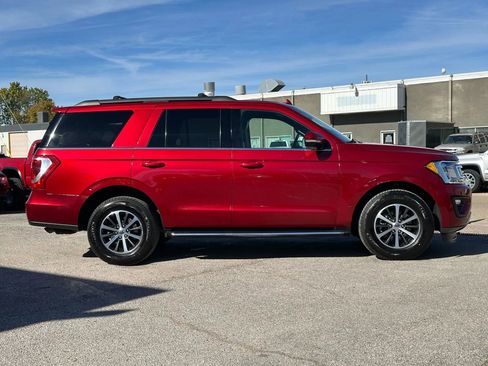 Used 2018 Ford Expedition XLT w/ Equipment Group 202A image 8