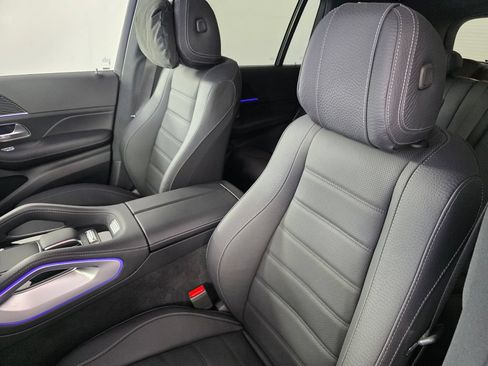 Certified 2025 Mercedes-Benz GLS 580 4MATIC image 11