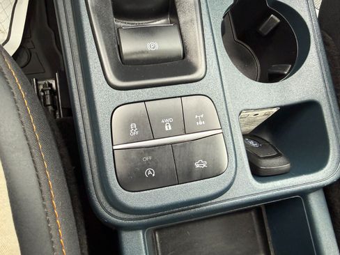 Used 2025 Ford Maverick Tremor AWD/4WD image 32
