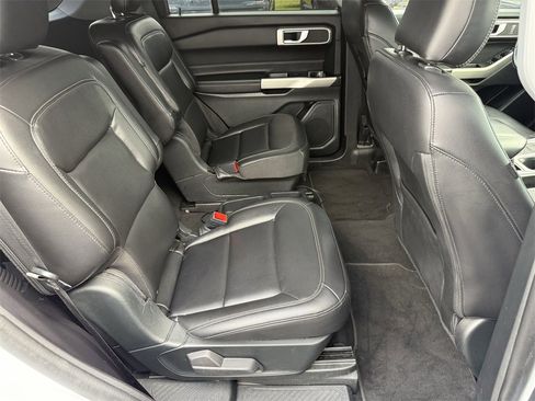 Used 2021 Ford Explorer XLT w/ Equipment Group 202A image 36